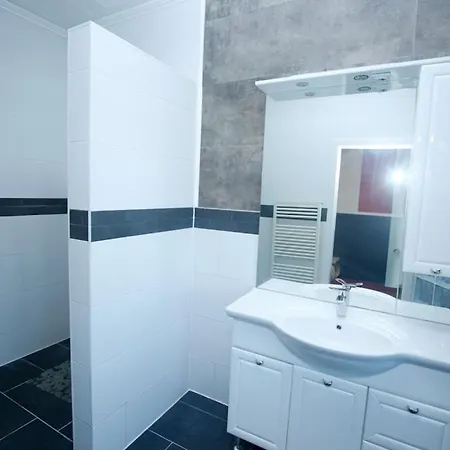 Apartment Business & Travel